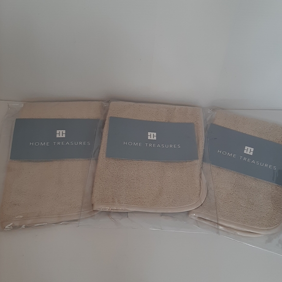 Home Treasures Izmar Face Towels Candlelight (set of 3) - Picture 10 of 13